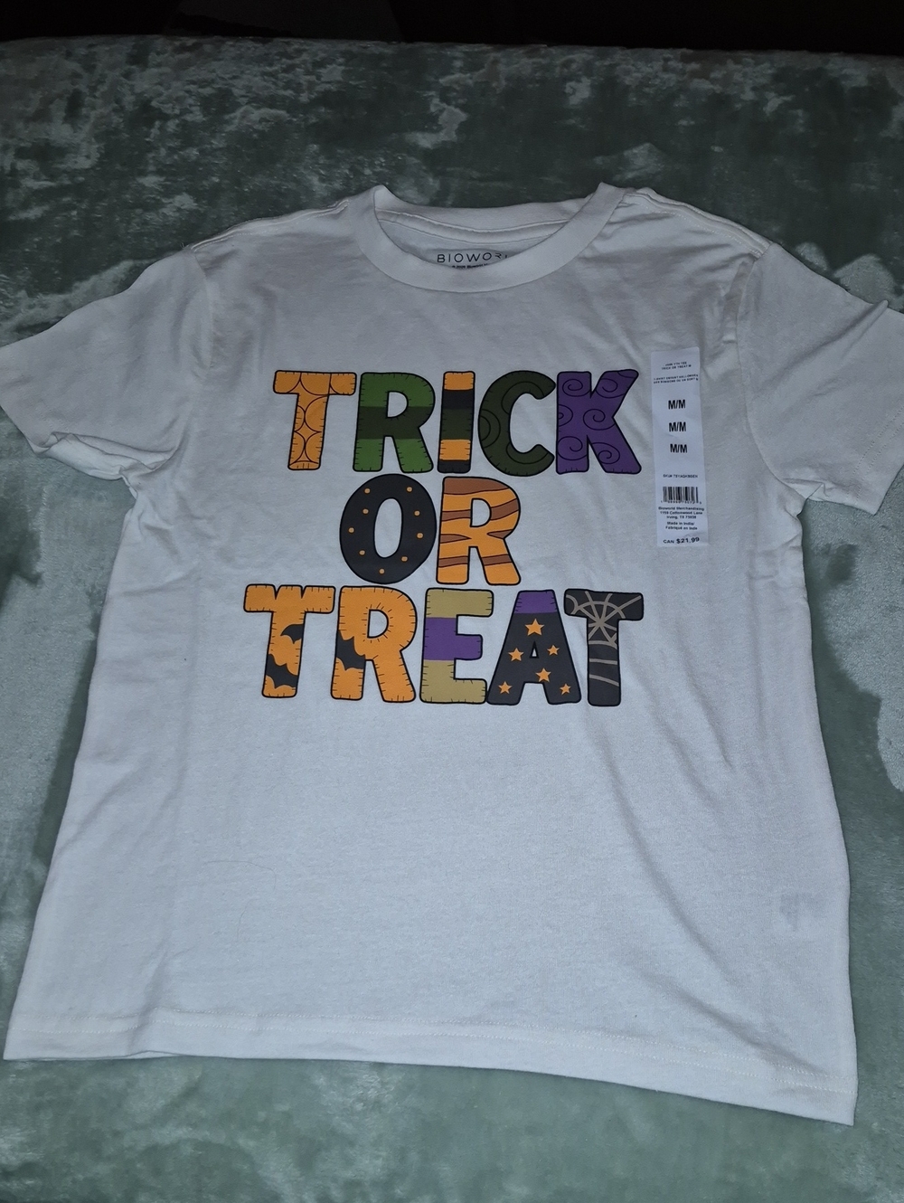 Bioworld White 'Trick or Treat' Halloween Graphic Tee for Kids